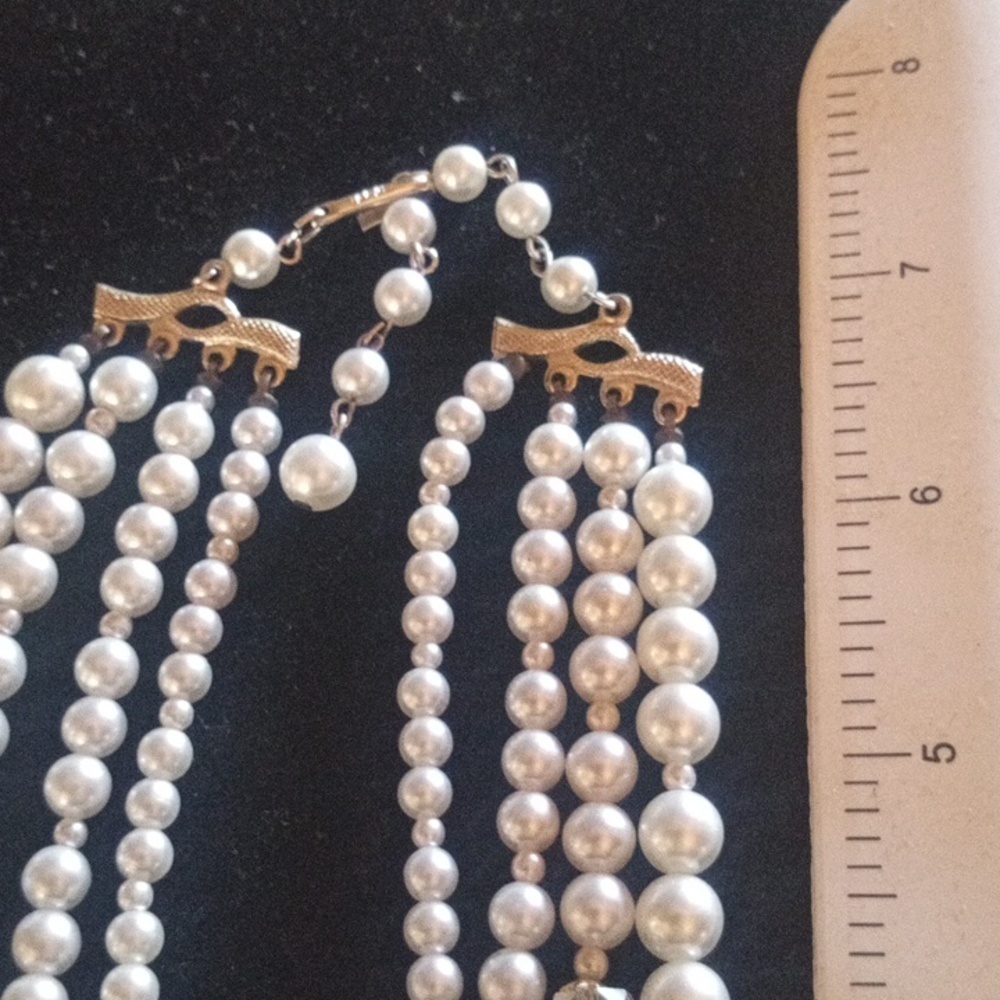 Elegant Faux Pearl and Crystal Necklace - Picture 6 of 6